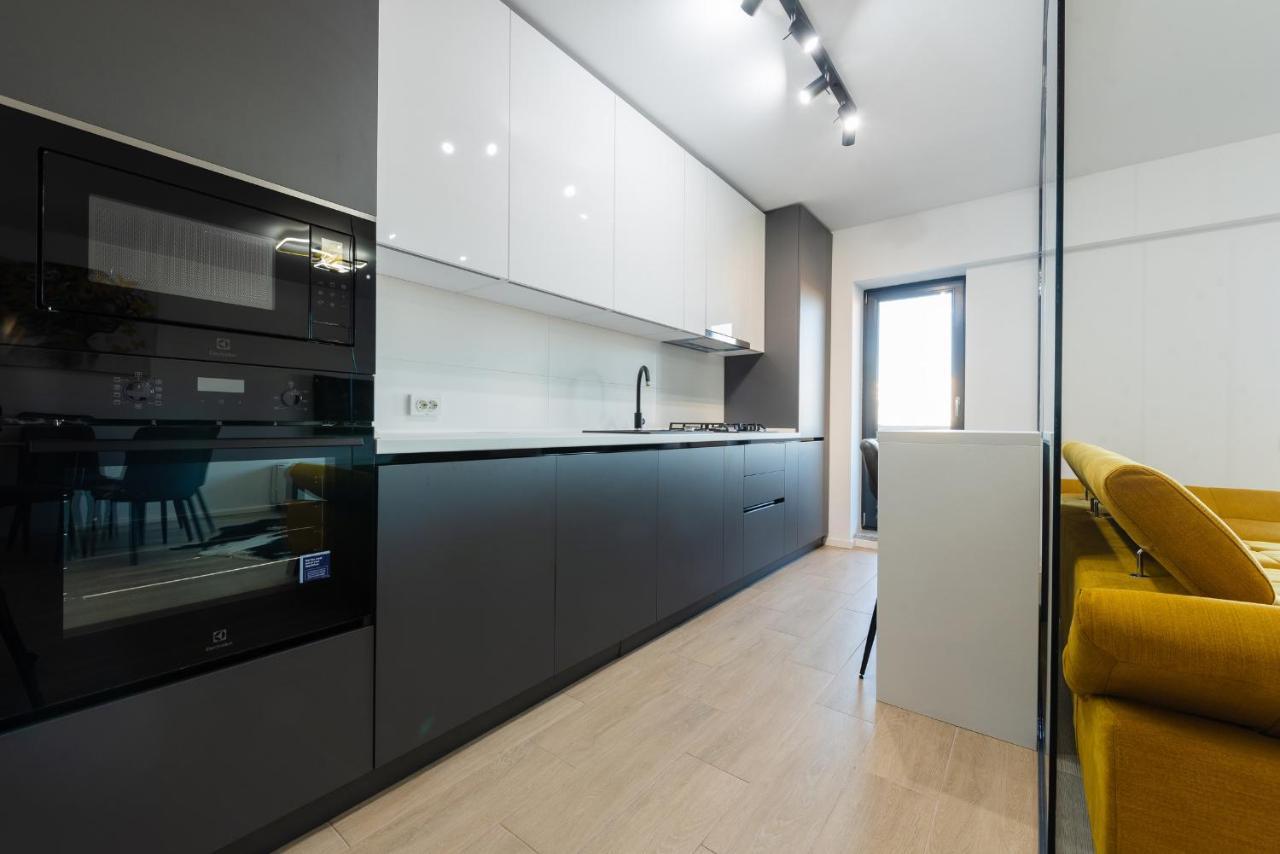 Vanda - Park-View Apartment With Private Balcony Bucarest Exterior foto