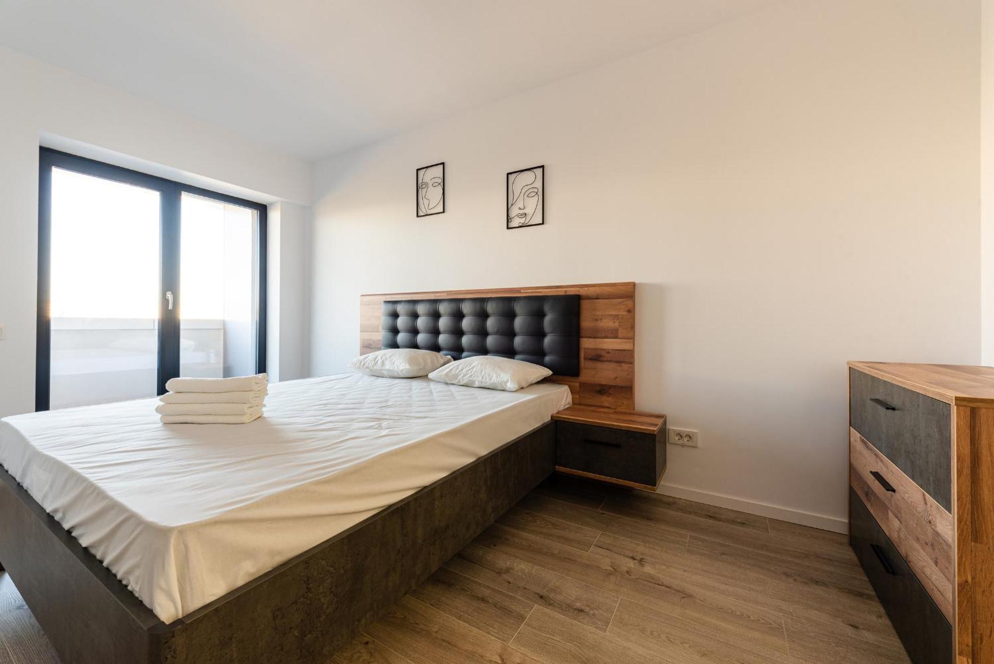 Vanda - Park-View Apartment With Private Balcony Bucarest Exterior foto